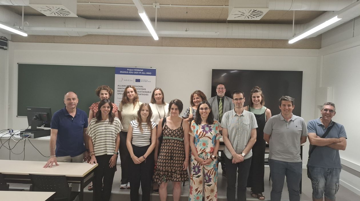 The challenges of the circular economy: cases and indicators in the context of the ARIES4 project